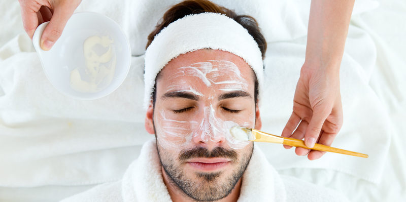 Les rituels soins homme : la nouvelle tendance à tester en institut